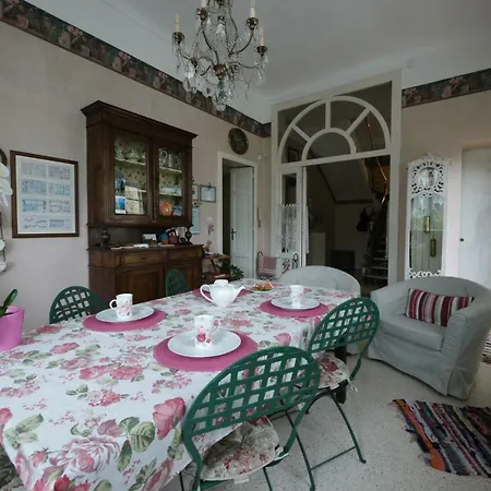 Il Pettirosso Bed & Breakfast Parella